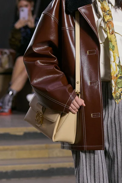 Look 3